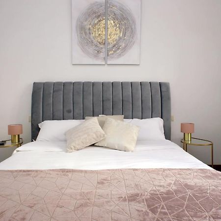 Domus Lou Elegante Appartamento In Trastevere Roma Exterior photo