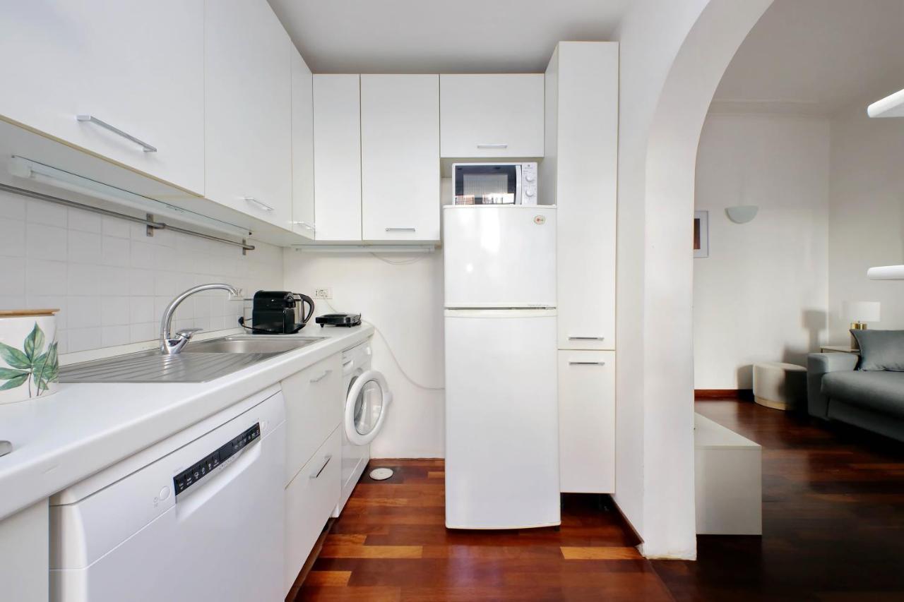 Domus Lou Elegante Appartamento In Trastevere Roma Exterior photo