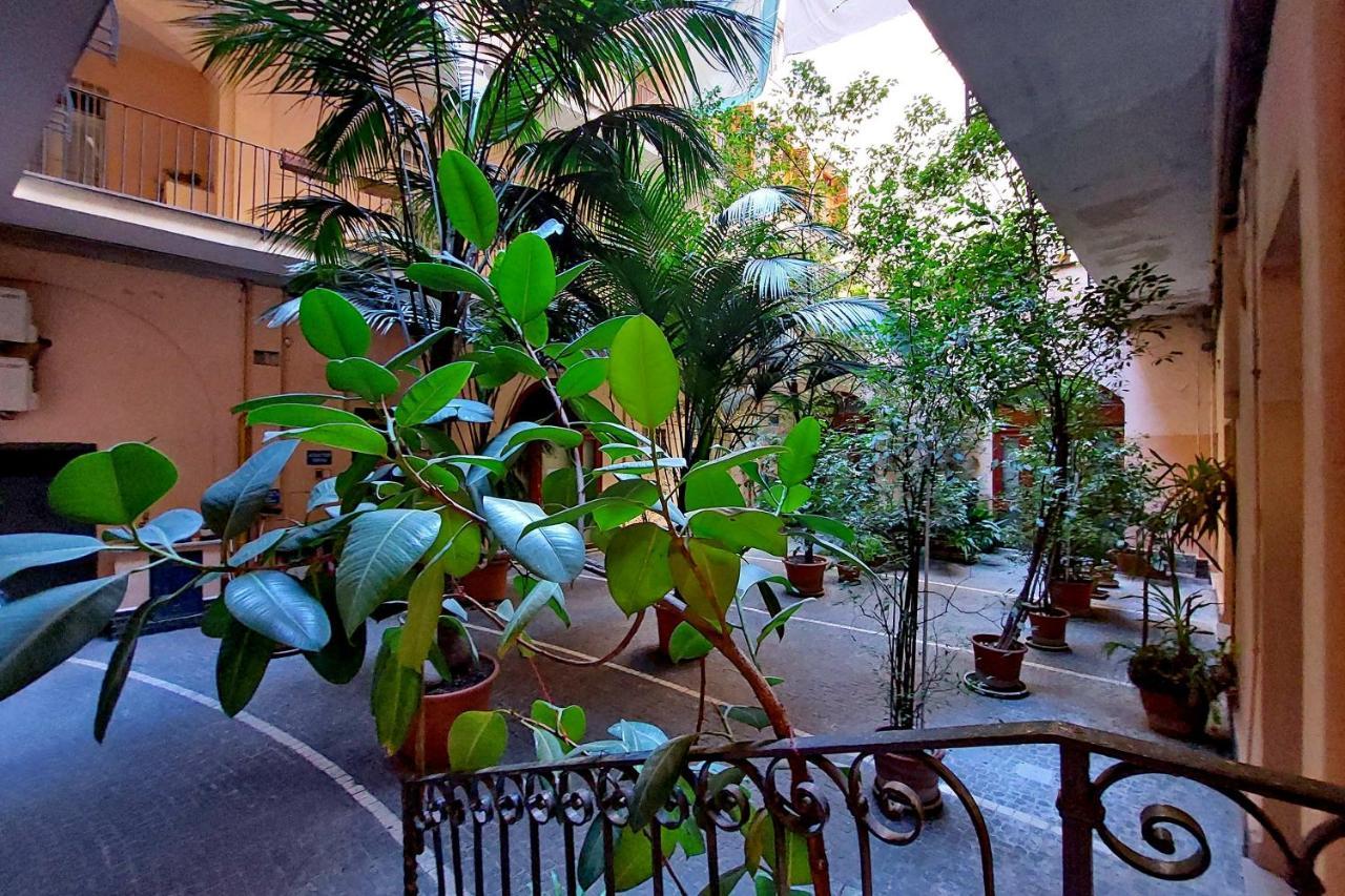 Domus Lou Elegante Appartamento In Trastevere Roma Exterior photo